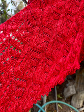 Load image into Gallery viewer, Ogee Flow Shawl