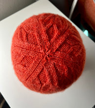 Load image into Gallery viewer, Ogee Flow Toque