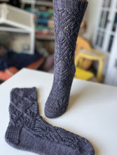 Load image into Gallery viewer, Modernismo Socks