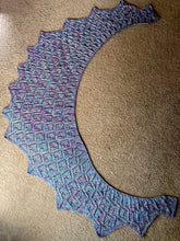 Load image into Gallery viewer, Moroccan Lantern Shawl