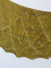 Load image into Gallery viewer, Quadrille Shawl