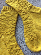 Load image into Gallery viewer, Ravenna Socks