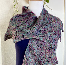 Load image into Gallery viewer, Moroccan Lantern Shawl