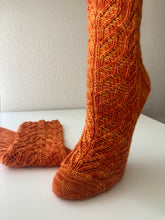 Load image into Gallery viewer, Tessellate Socks