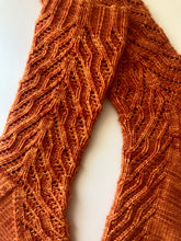 Load image into Gallery viewer, Tessellate Socks