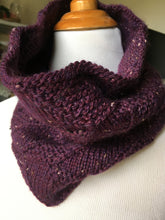 Load image into Gallery viewer, Chequer Cowl