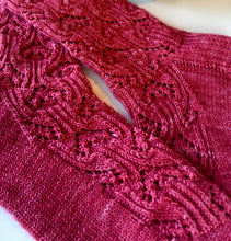 Load image into Gallery viewer, Gothic Fountain Socks